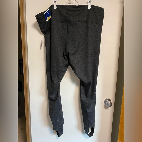 OLD Navy High-Waisted Stirrup Leggings, CozeCore Heathered Grey, Performance - Picture 3 of 11